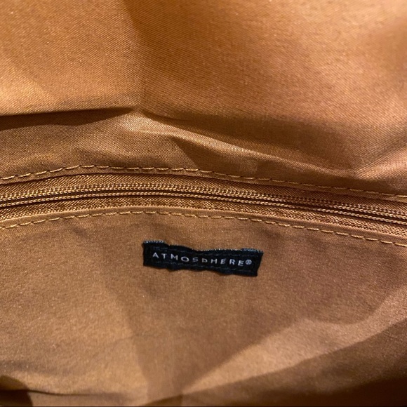 ❗️Brown faux leather floral etched crossbody bag❗️ - Picture 7 of 10